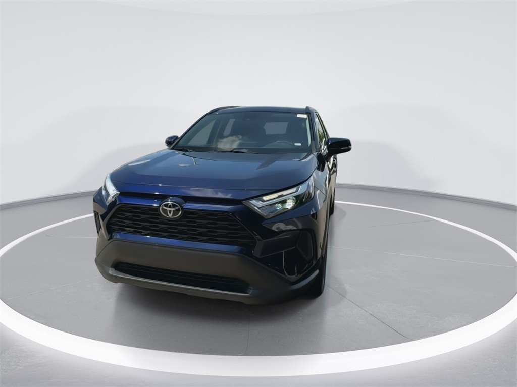 2022 Toyota RAV4 XLE 3