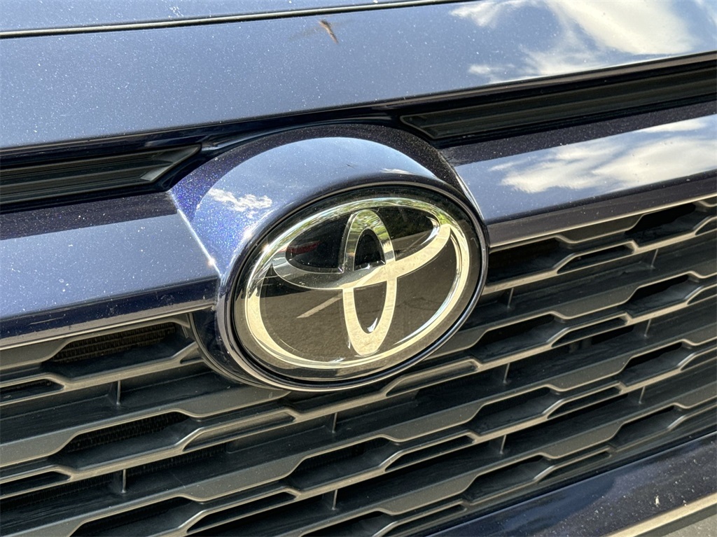 2022 Toyota RAV4 XLE 14