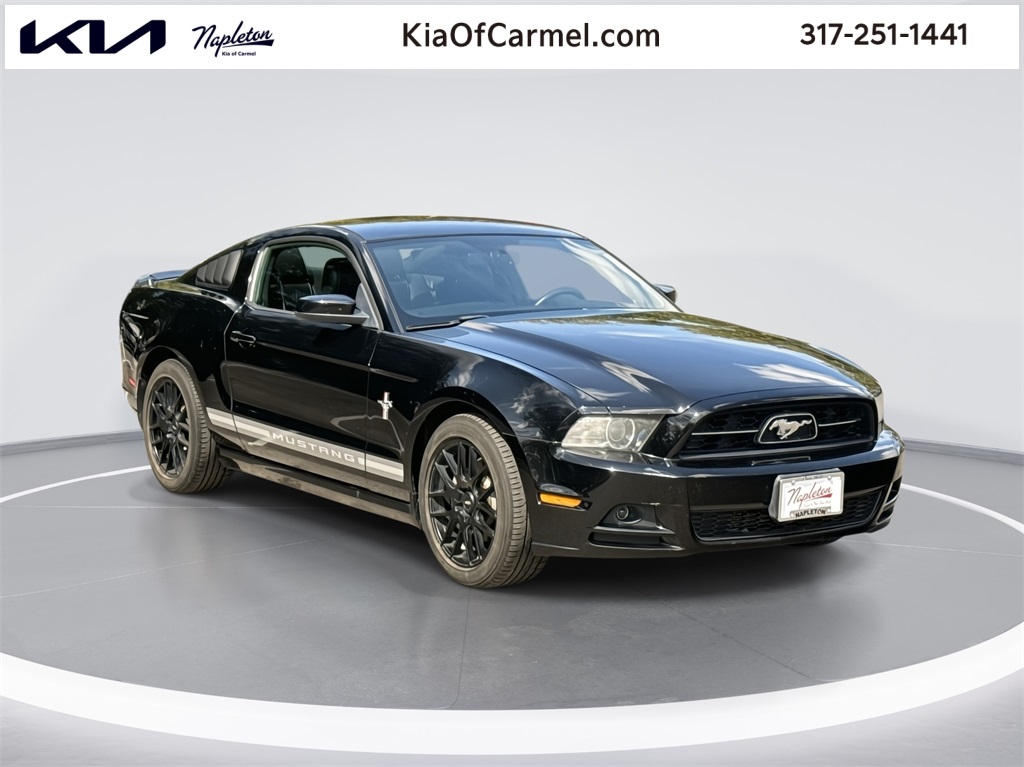 2013 Ford Mustang V6 Premium 1