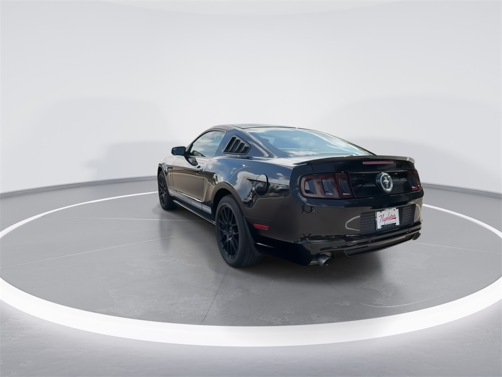 2013 Ford Mustang V6 Premium 8