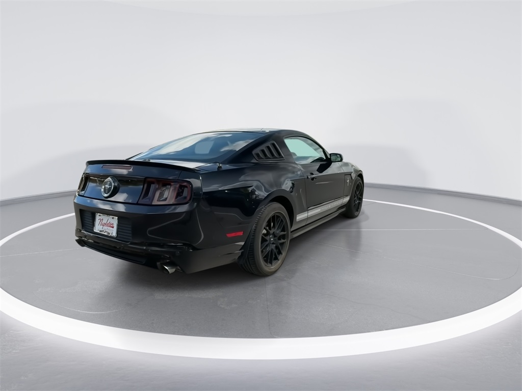 2013 Ford Mustang V6 Premium 10