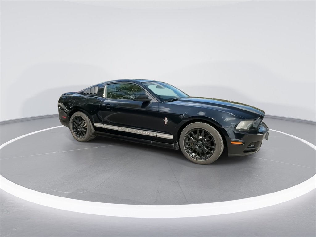 2013 Ford Mustang V6 Premium 13