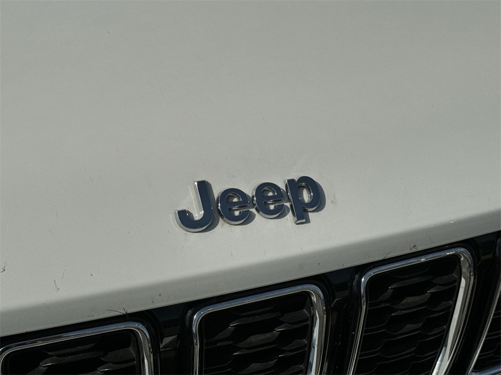 2023 Jeep Grand Cherokee Limited 14