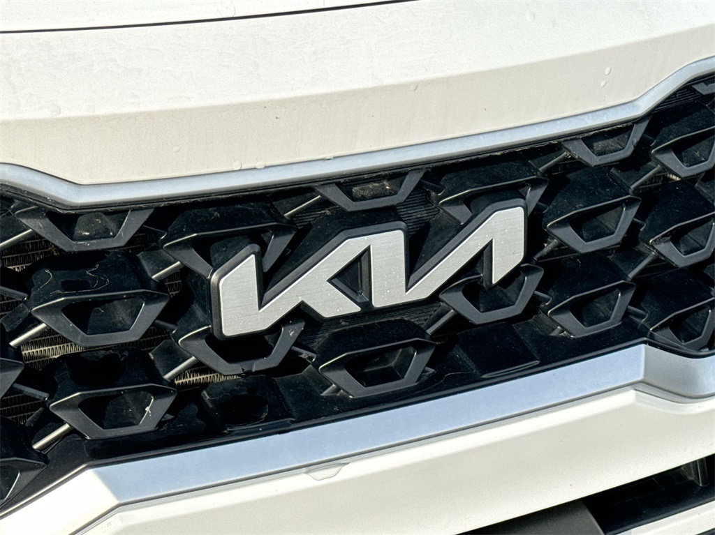 2023 Kia Sorento LX 14