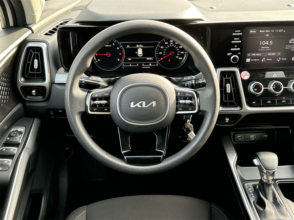 2023 Kia Sorento LX 16