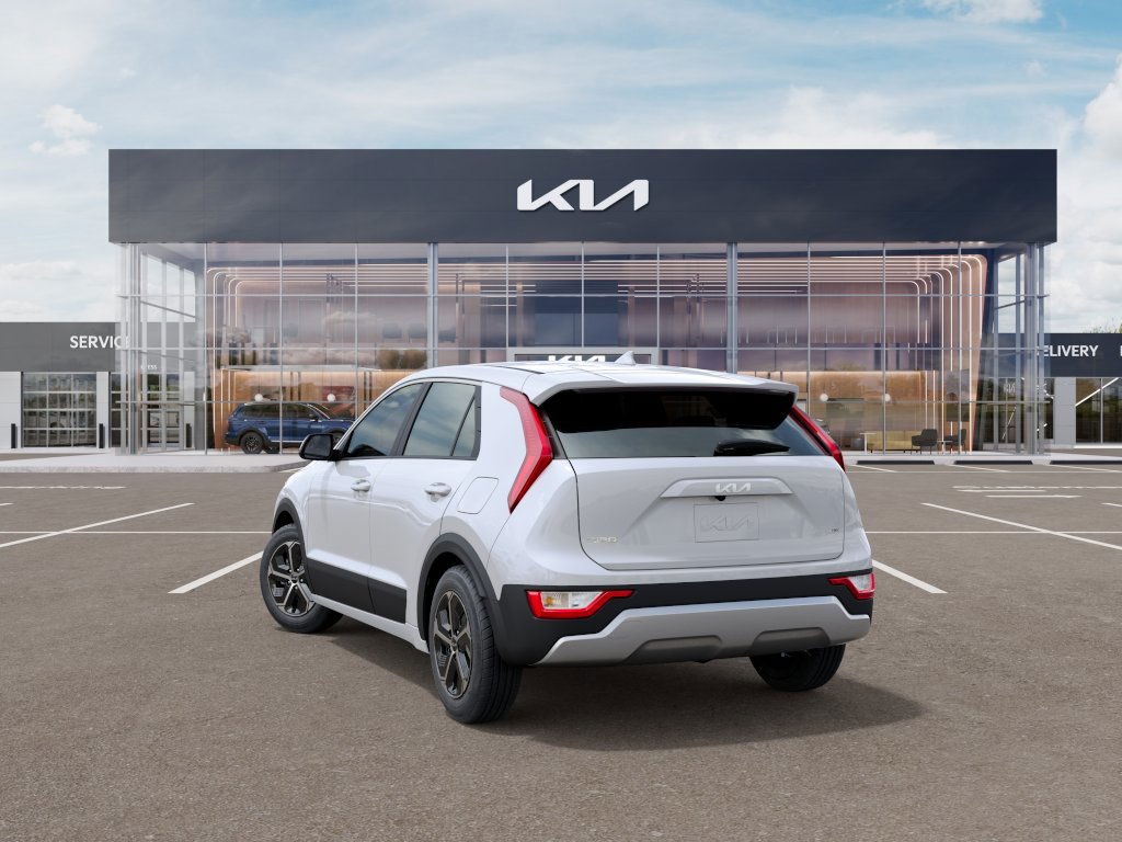 2025 Kia Niro LX 4