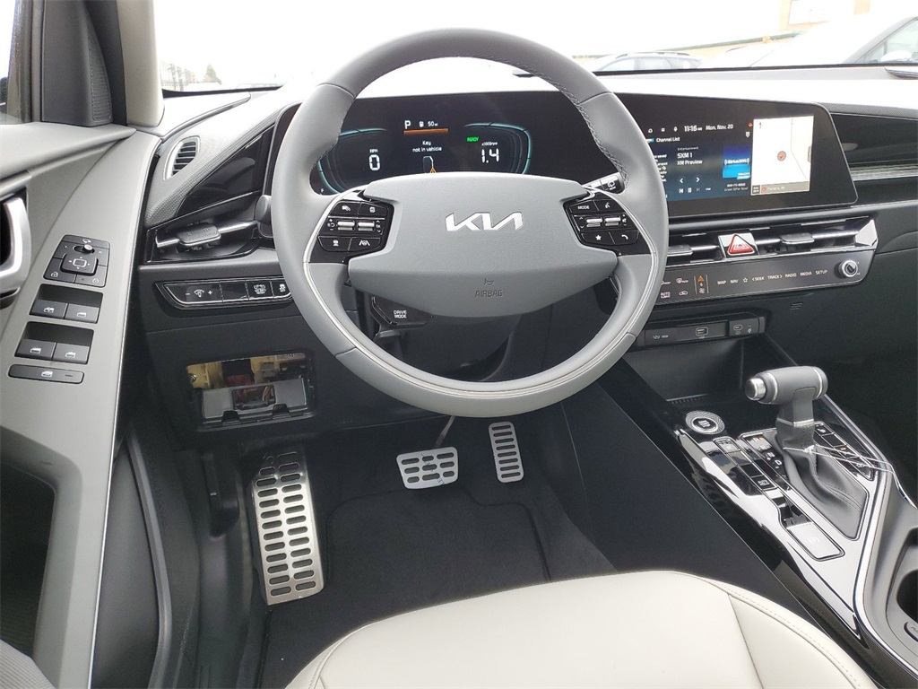 2024 Kia Niro EX Touring 11