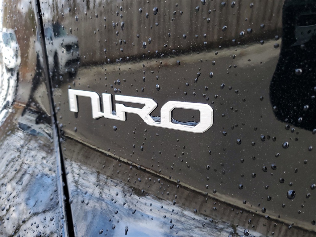 2024 Kia Niro SX Touring 7