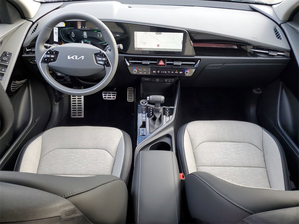 2024 Kia Niro SX Touring 11