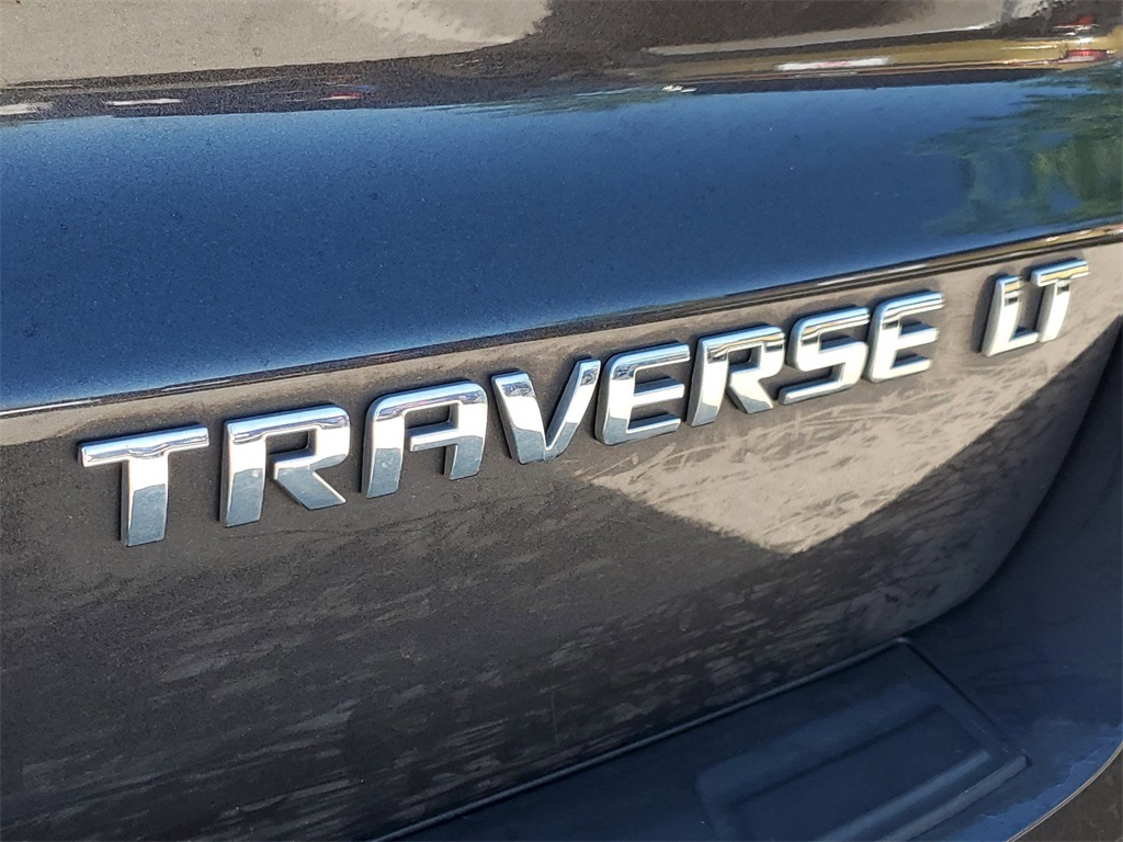 2016 Chevrolet Traverse LT 35