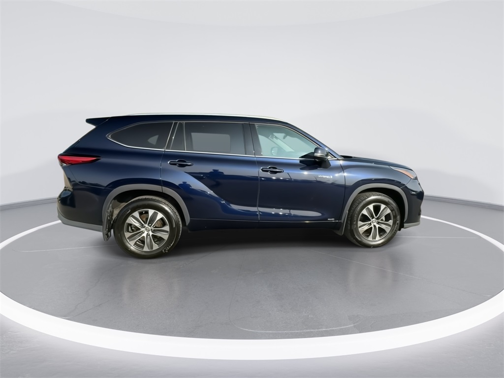 2021 Toyota Highlander Hybrid XLE 11