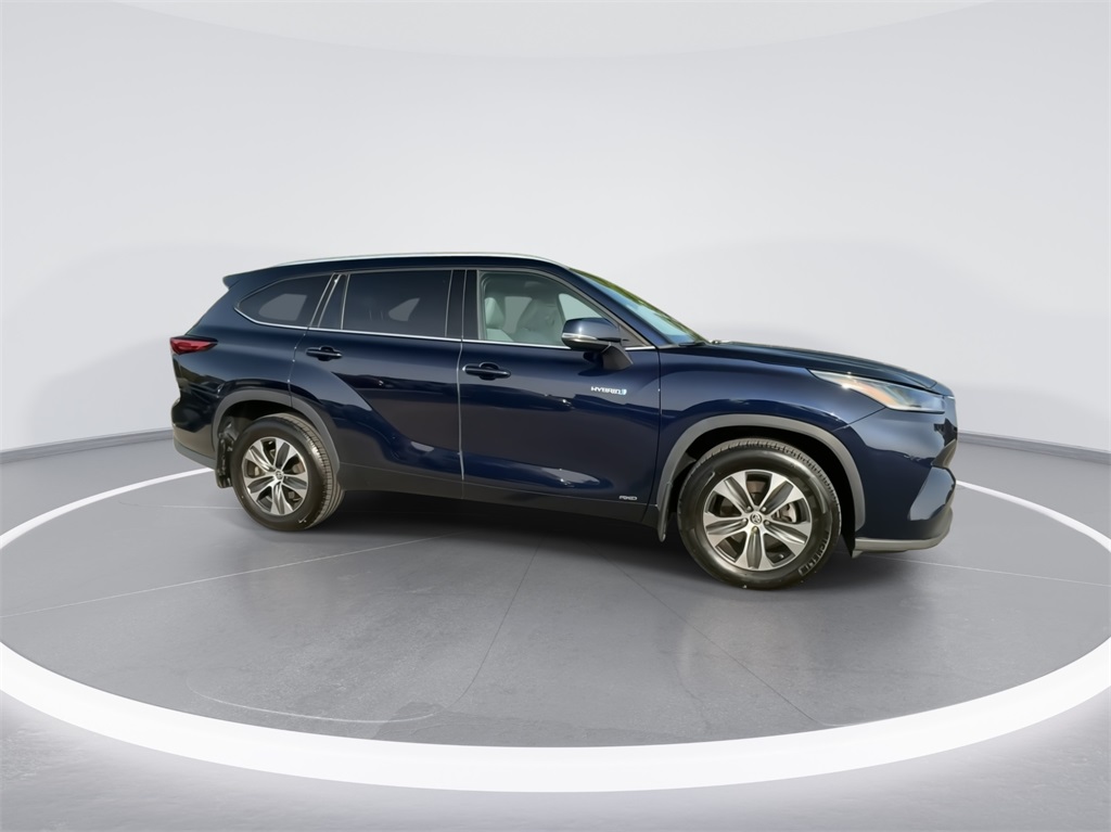 2021 Toyota Highlander Hybrid XLE 12