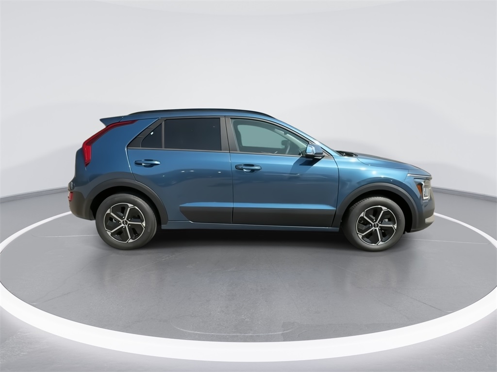 2024 Kia Niro EX 12