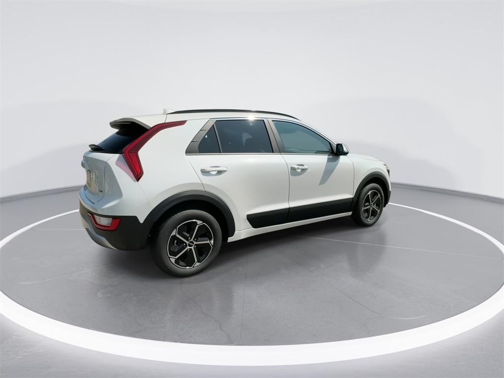 2024 Kia Niro EX 11