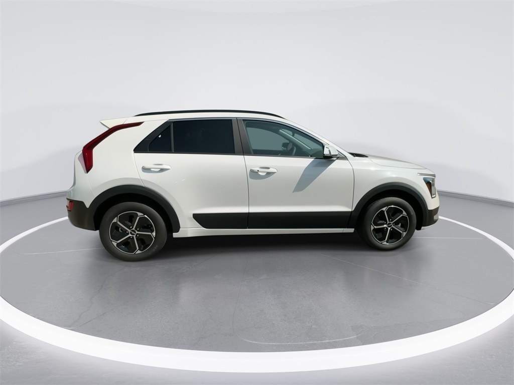 2024 Kia Niro EX 12