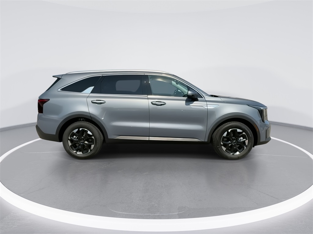 2025 Kia Sorento S 12