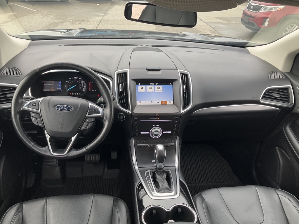 2017 Ford Edge Titanium 12