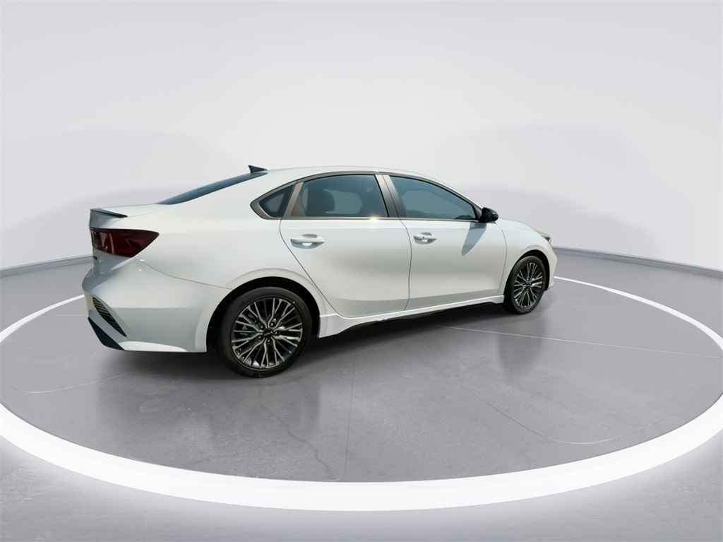 2024 Kia Forte GT-Line 11