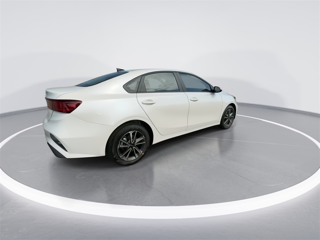 2024 Kia Forte LXS 12