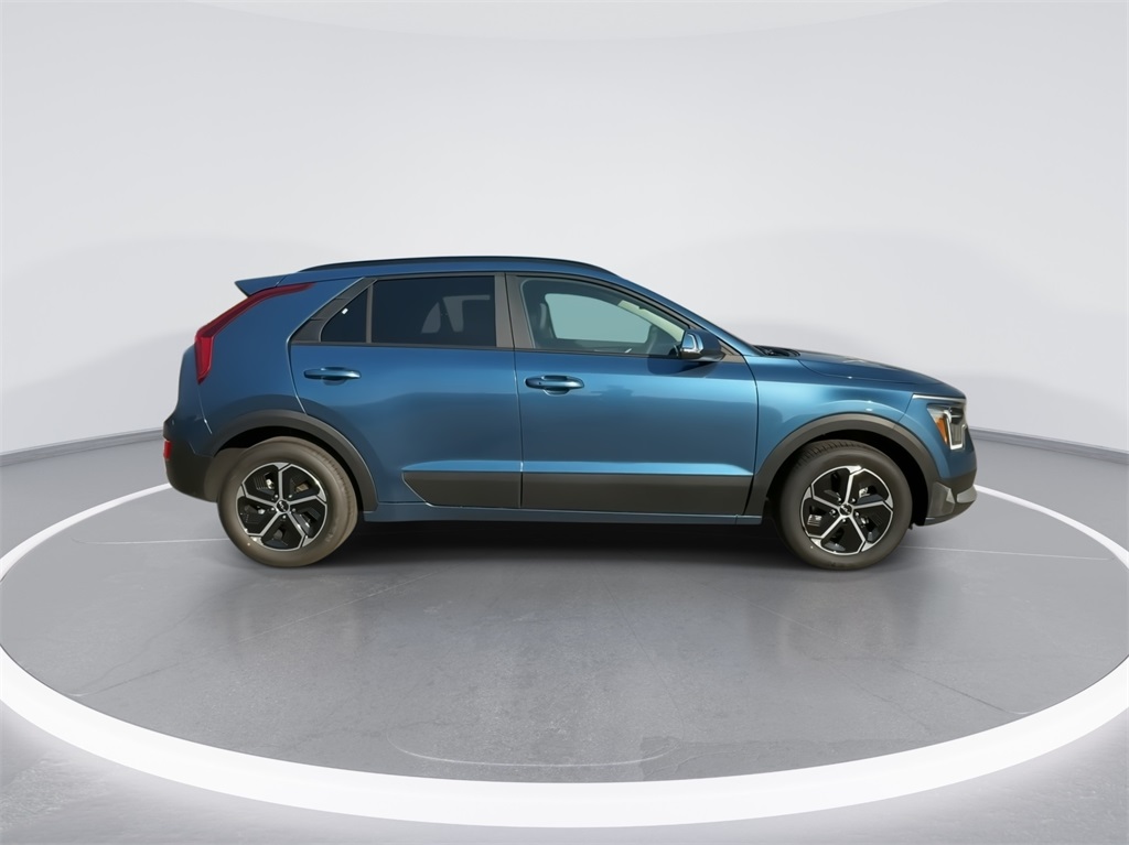 2024 Kia Niro EX 12