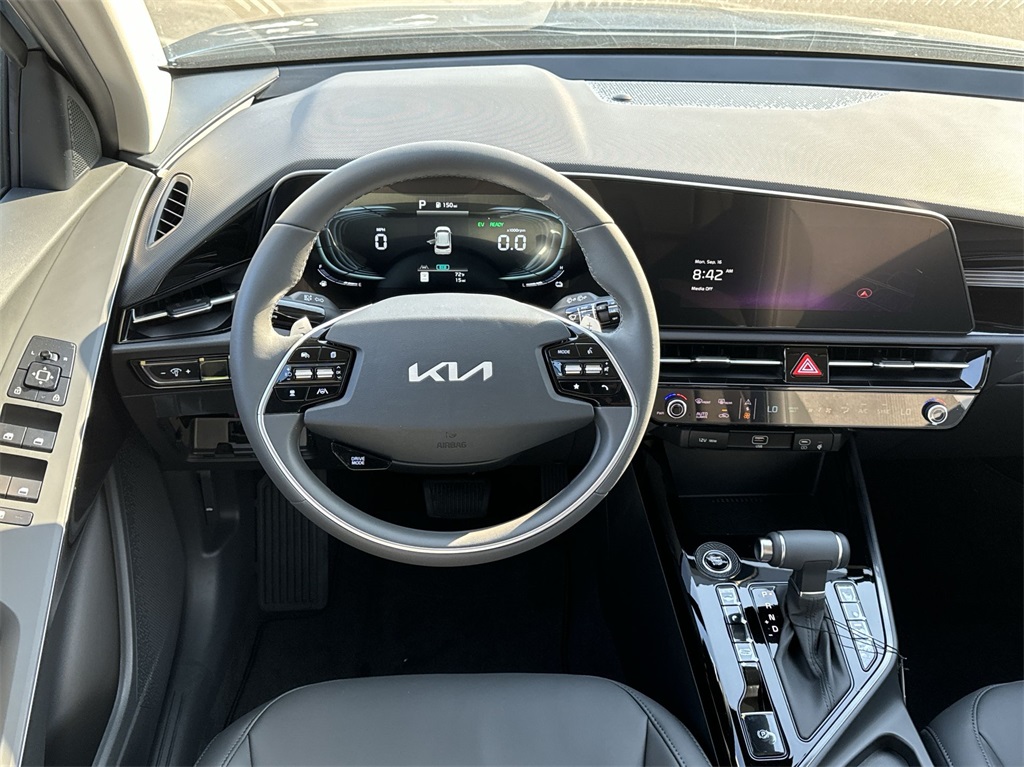 2024 Kia Niro EX 17