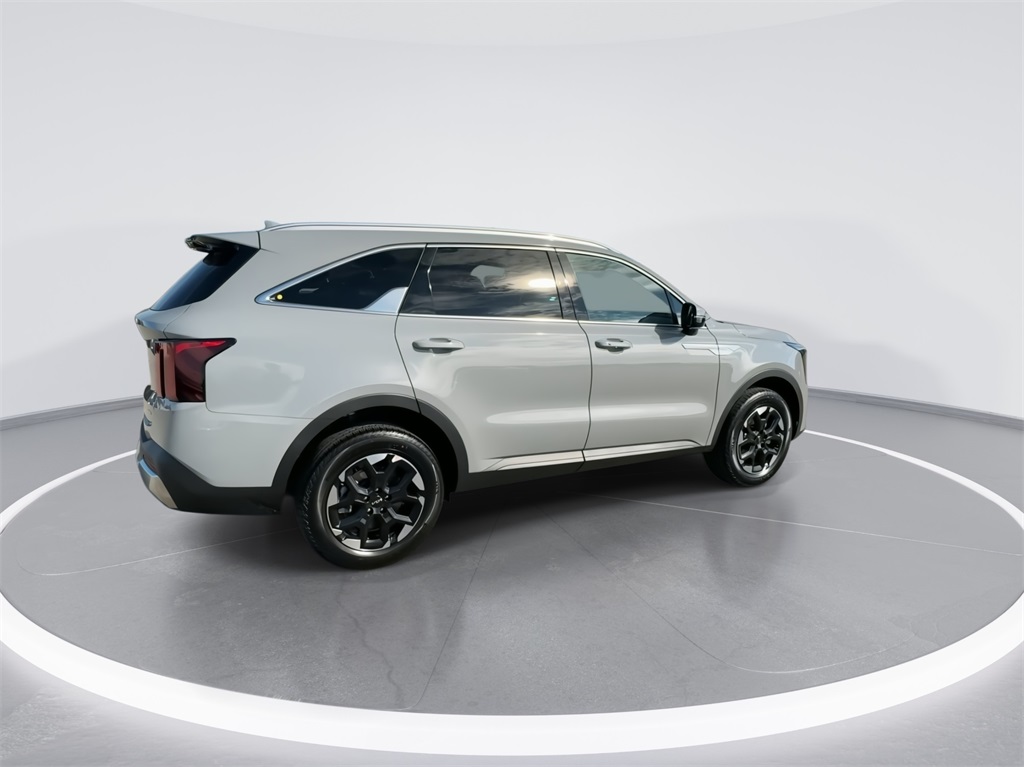 2025 Kia Sorento S 11