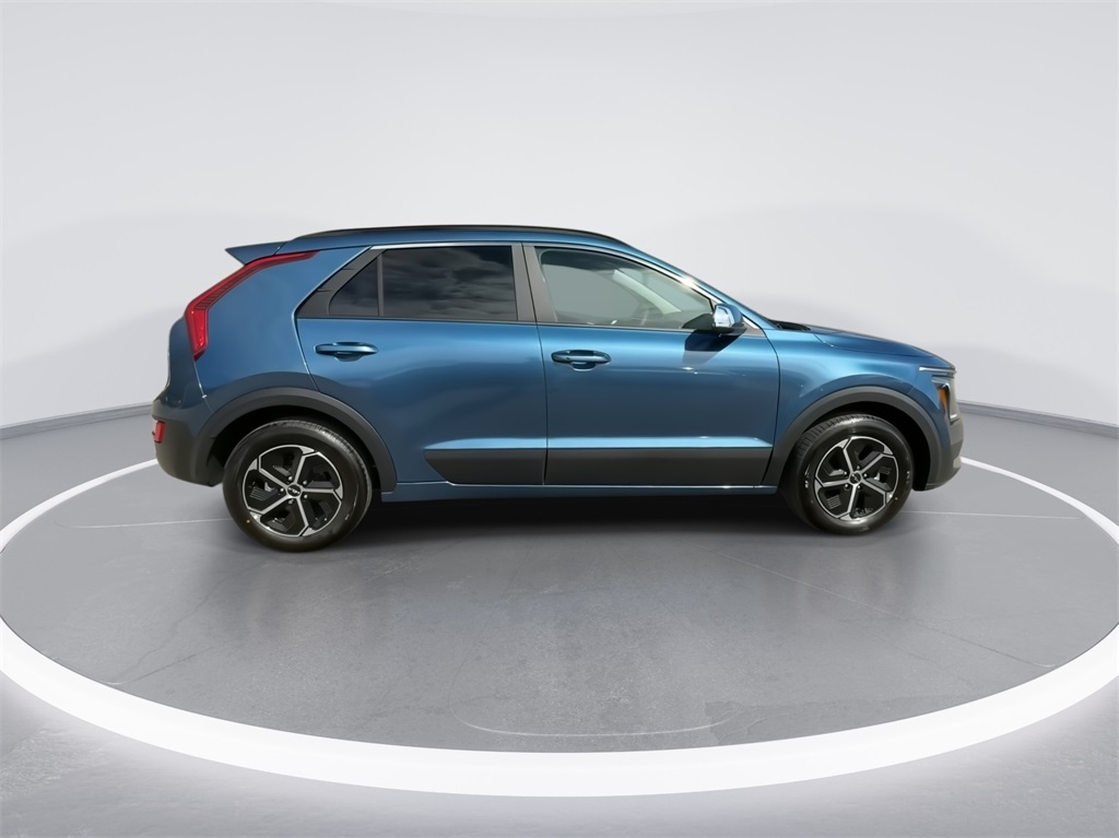 2024 Kia Niro EX 12