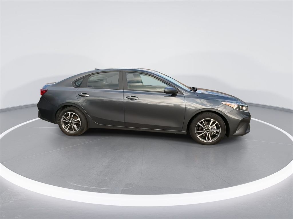 2022 Kia Forte LXS 12