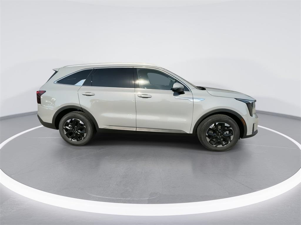 2025 Kia Sorento S 12