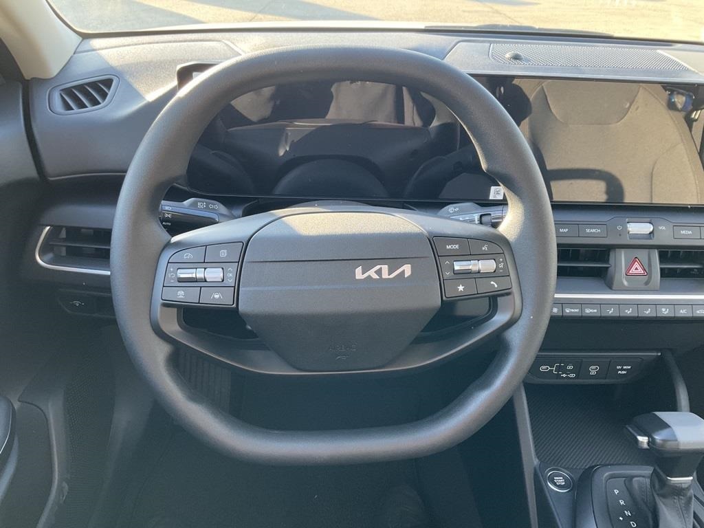 2025 Kia K4 LX 13