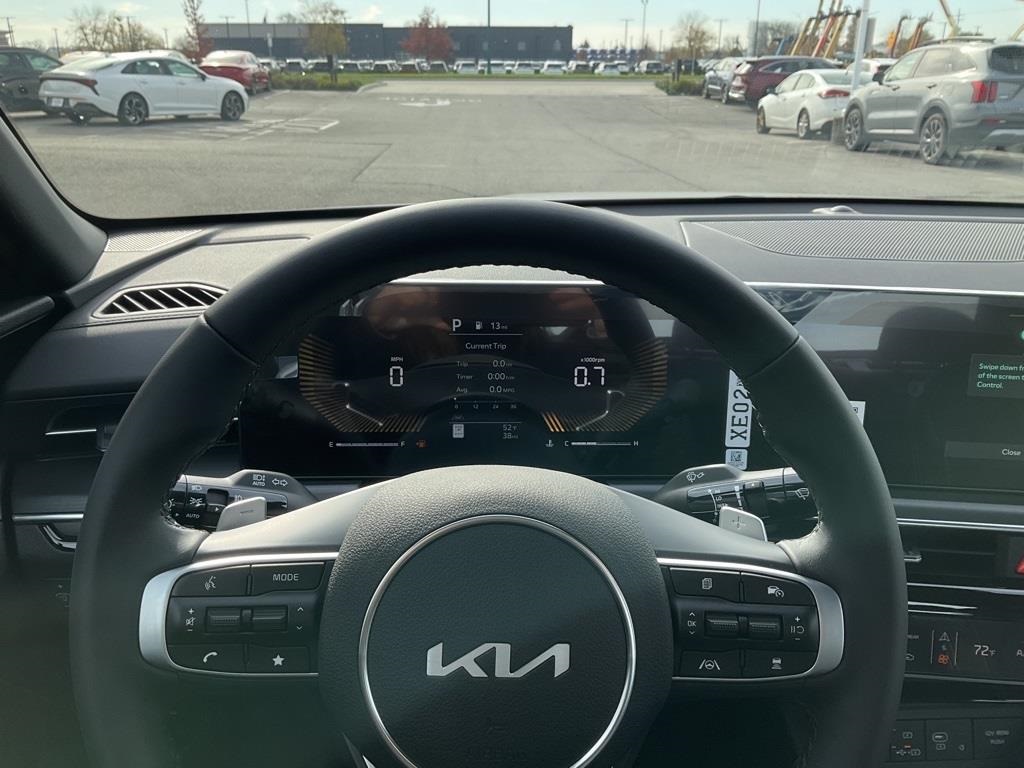 2025 Kia K5 GT 14