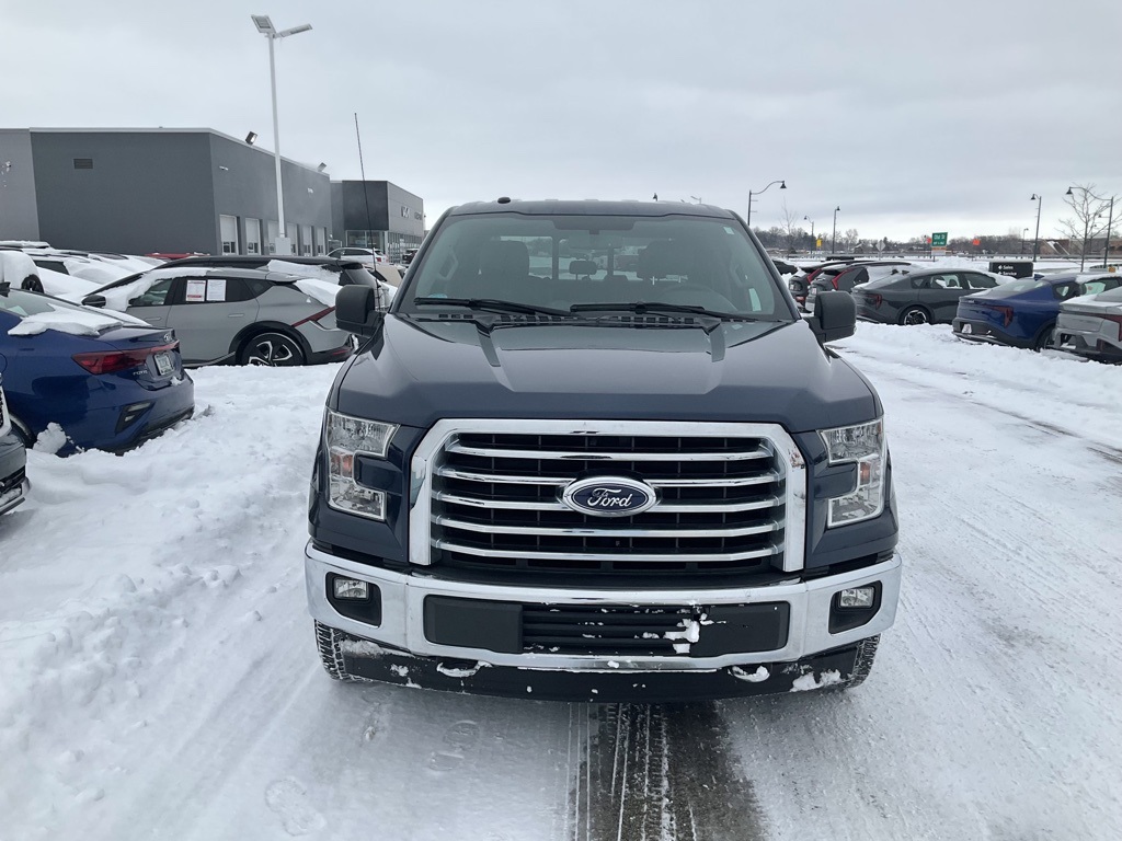 2017 Ford F-150 XLT 2