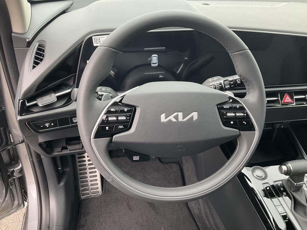 2025 Kia Niro EX Touring 13