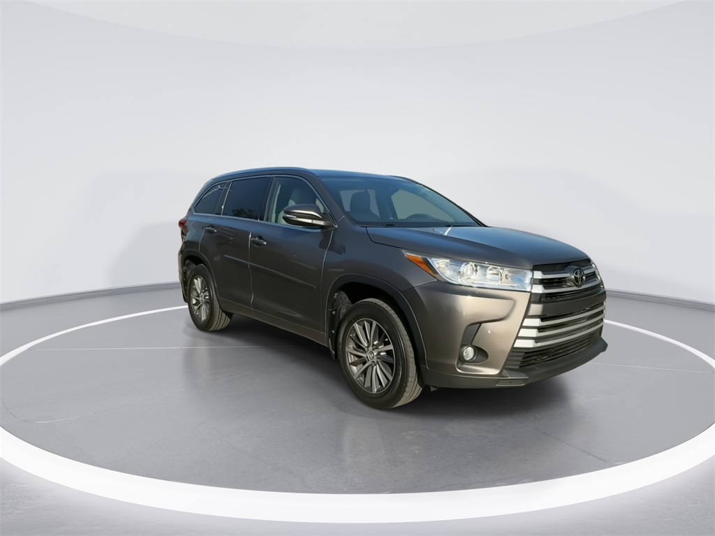 2017 Toyota Highlander XLE 2