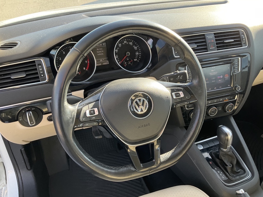 2017 Volkswagen Jetta 1.8T SEL 13