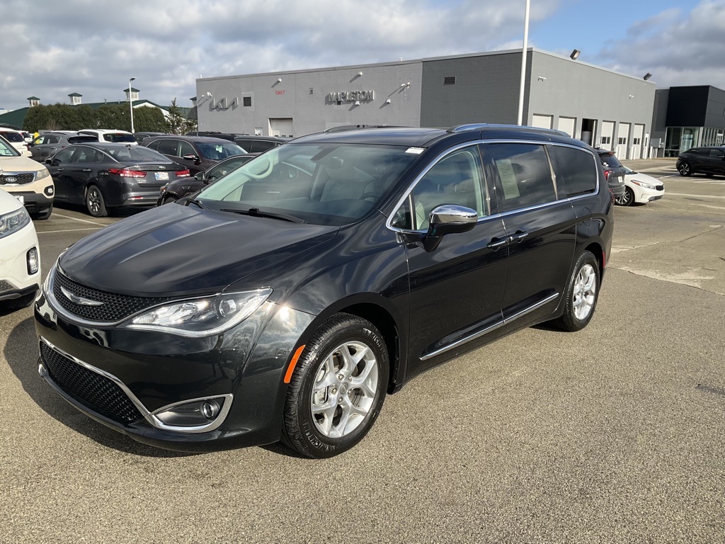 2017 Chrysler Pacifica Limited 3