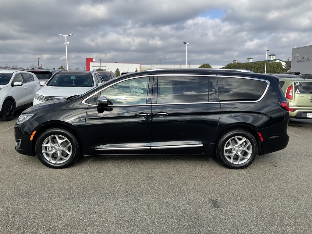 2017 Chrysler Pacifica Limited 4