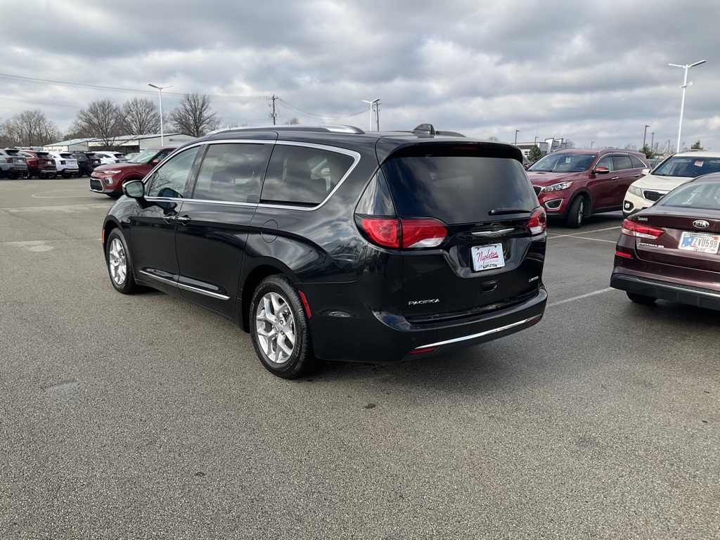 2017 Chrysler Pacifica Limited 5