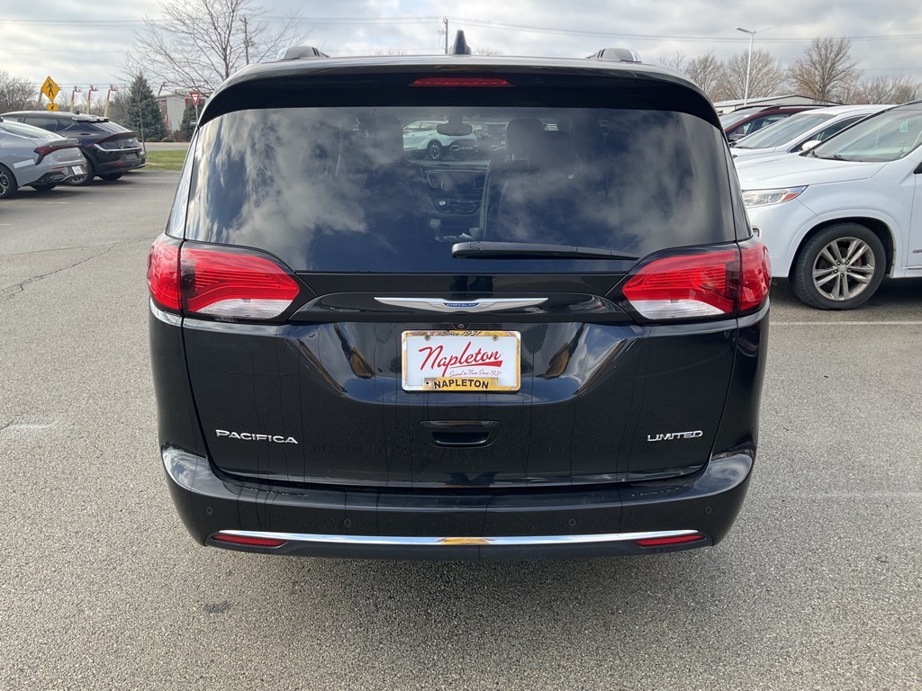 2017 Chrysler Pacifica Limited 7