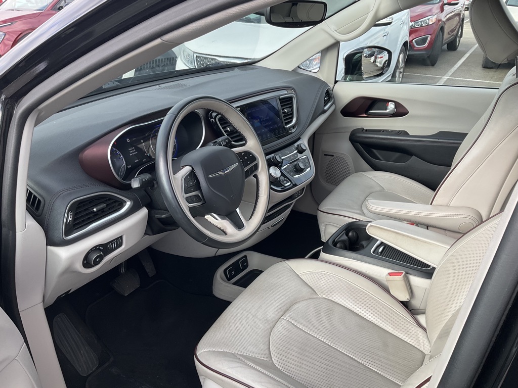 2017 Chrysler Pacifica Limited 10