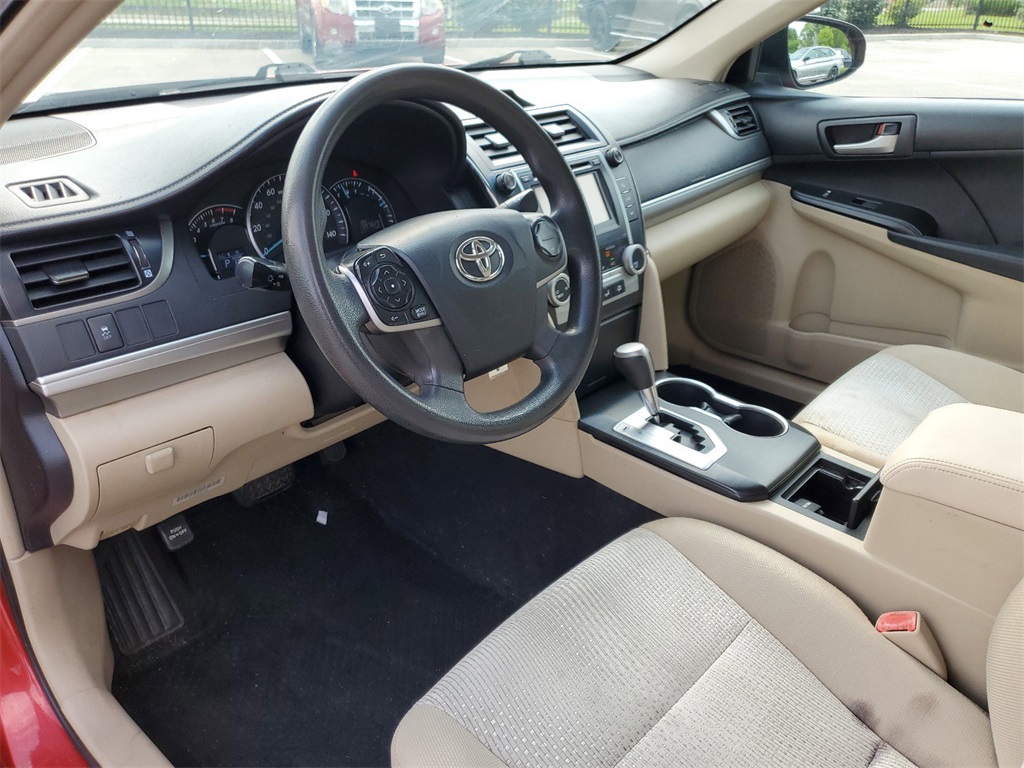 2012 Toyota Camry LE 26