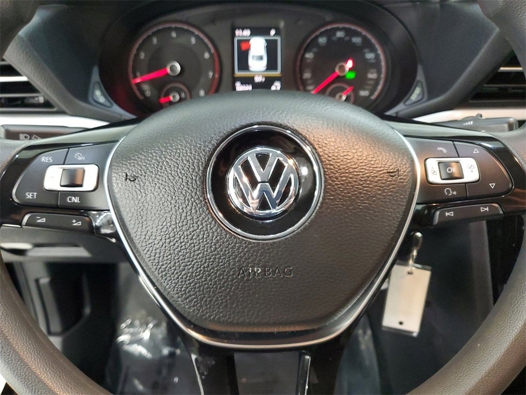 2020 Volkswagen Passat 2.0T S 11