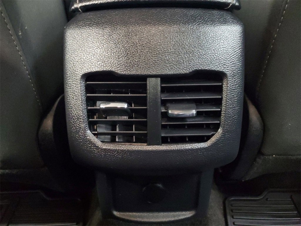 2018 Ford Fusion SE 12