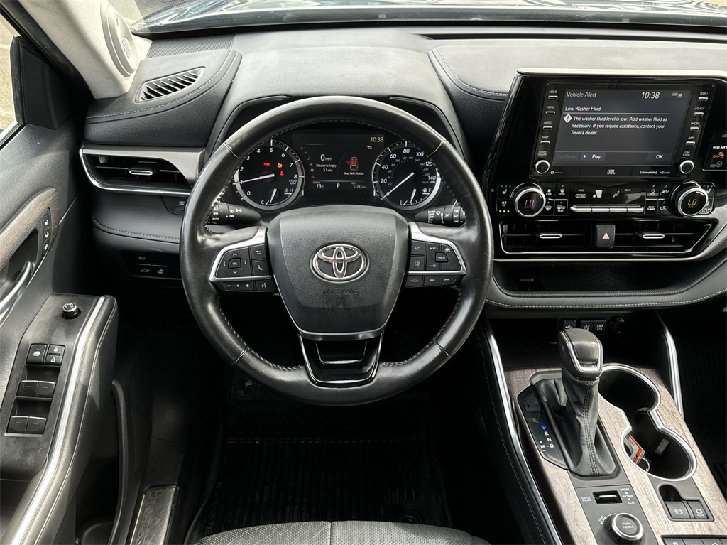 2021 Toyota Highlander Limited 17