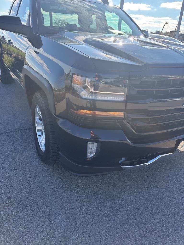 2017 Chevrolet Silverado 1500 LT 3