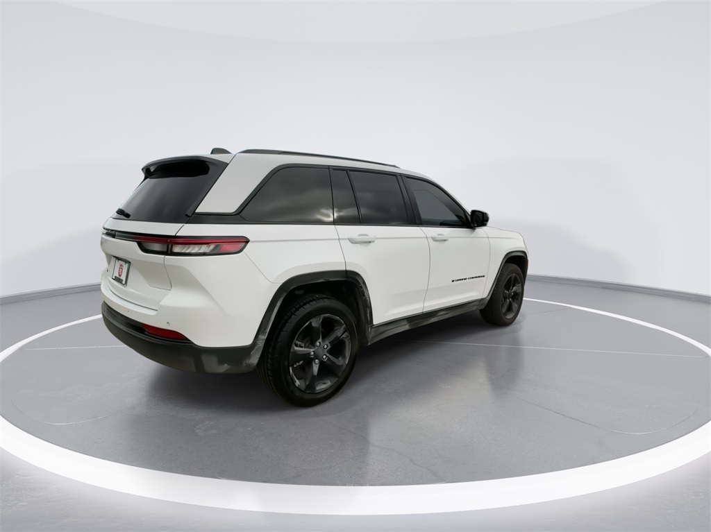 2023 Jeep Grand Cherokee Laredo 11