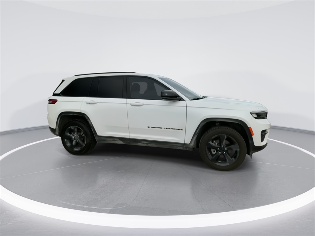 2023 Jeep Grand Cherokee Laredo 13