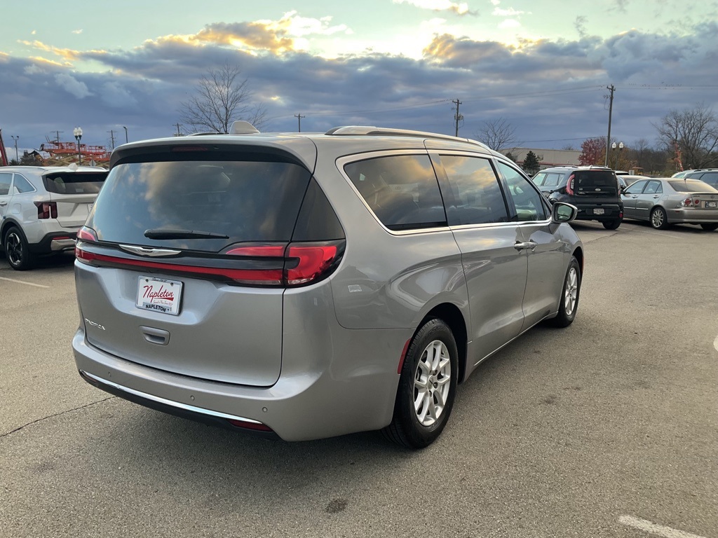 2021 Chrysler Pacifica Touring L 6