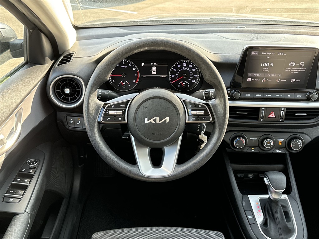 2023 Kia Forte LXS 17