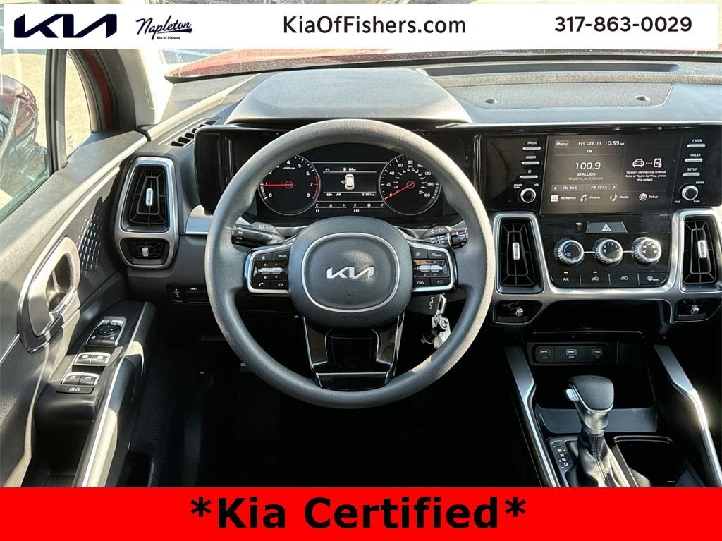 2023 Kia Sorento LX 17